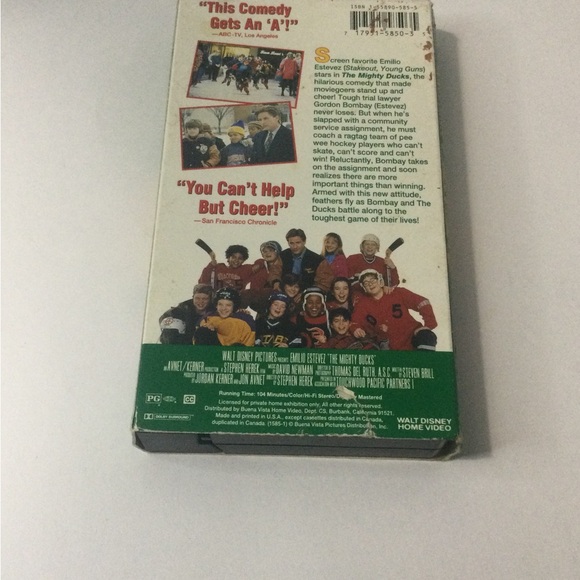 The Mighty Ducks Pre-Owned VHS Tape - Picture 2 of 7